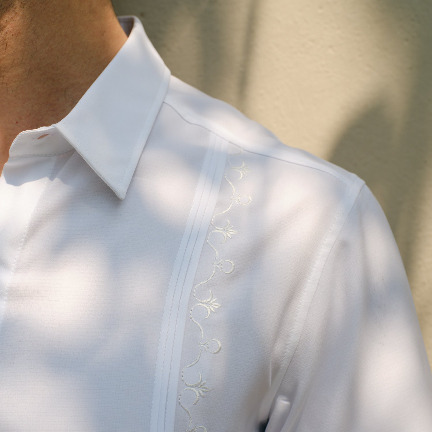 camisa manga corta blanca votori acercamiento