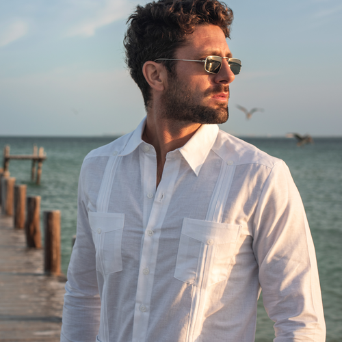 Cómo vestir una guayabera: 7 ideas de outfits casuales elegantes para hombre