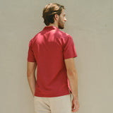 Espalda en camisa roja hombre costavana