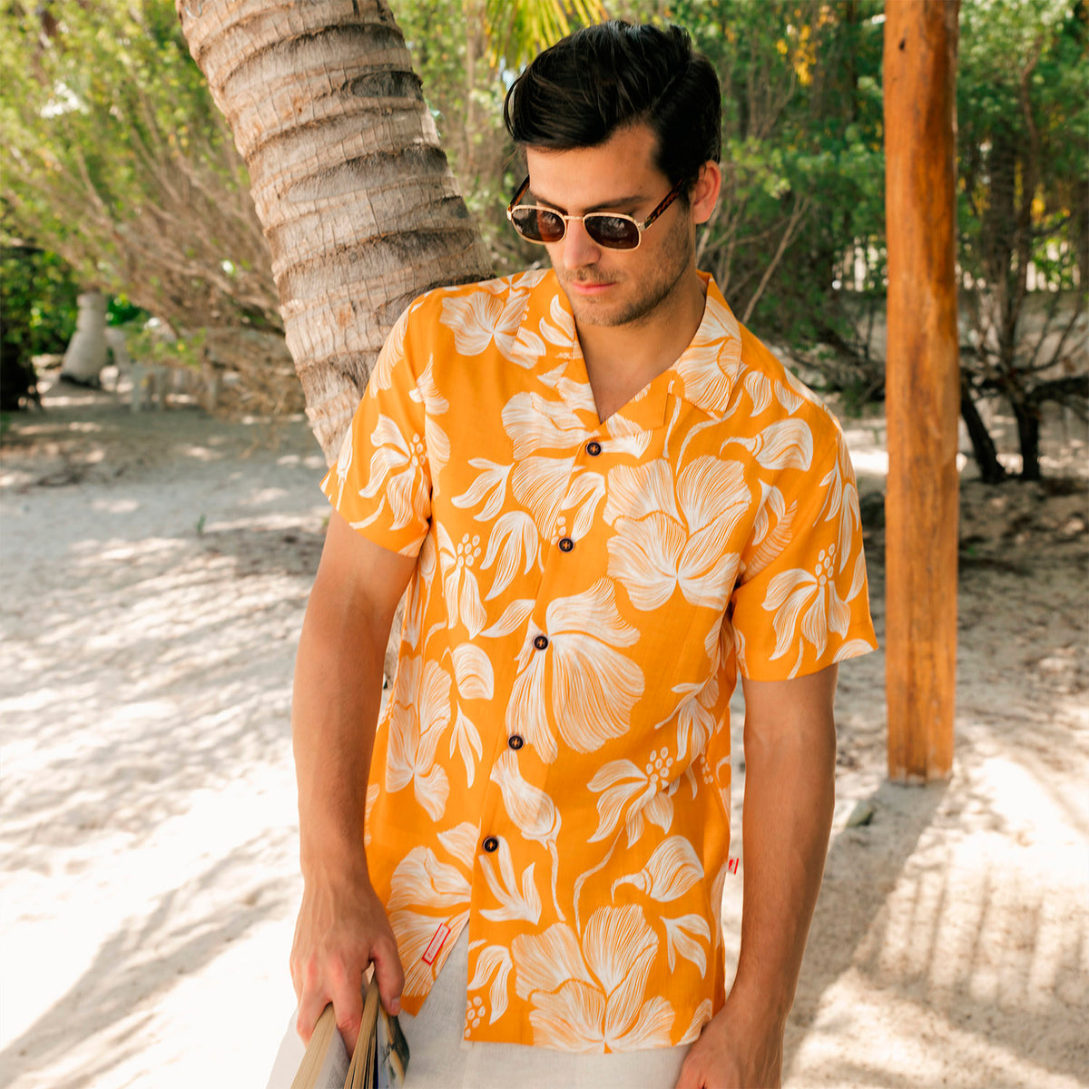 Camisa hawaiana manga corta Yellow Flowers
